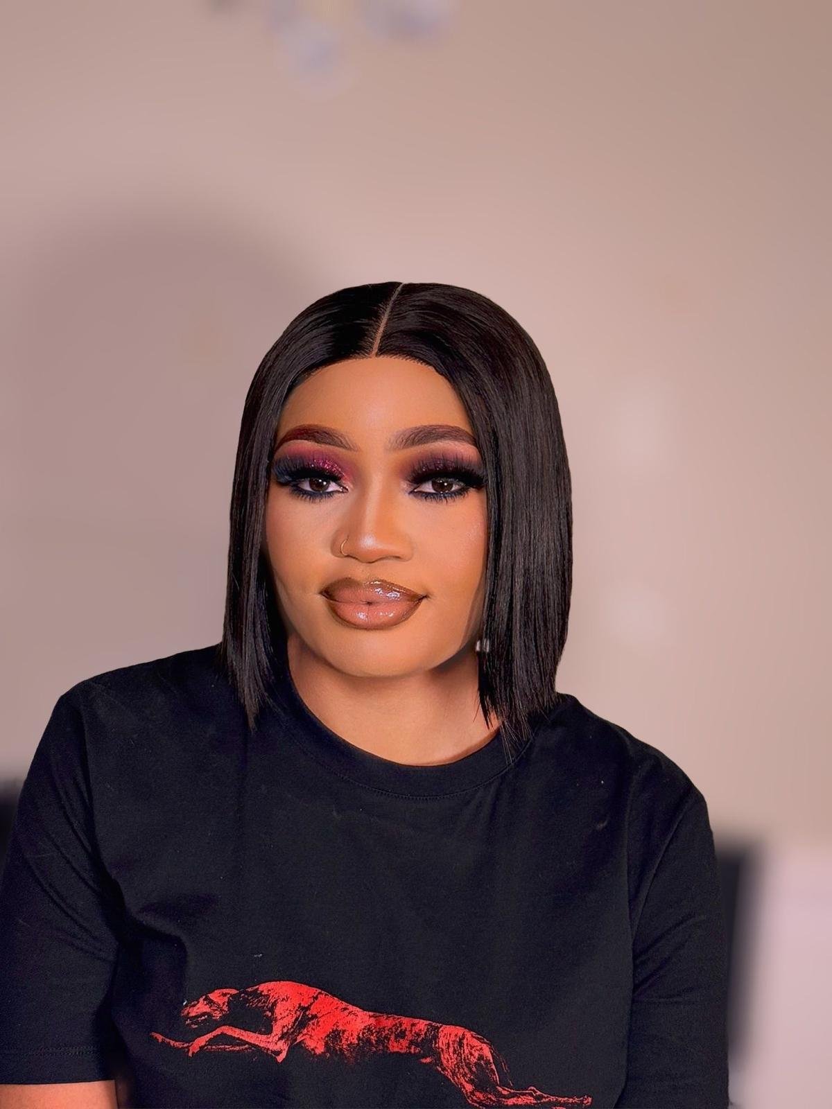 Sleek bob with bold glam